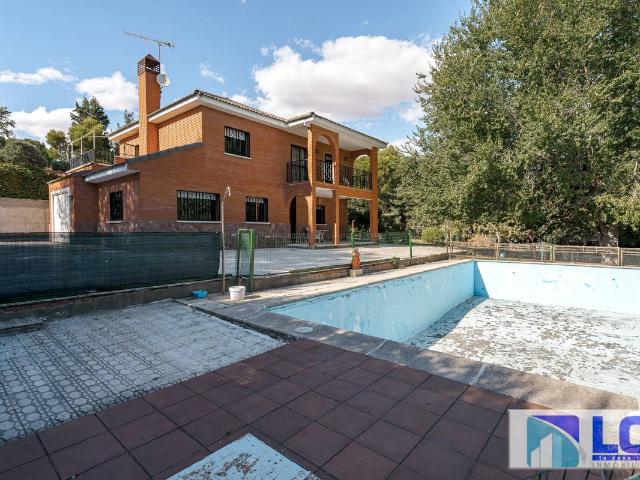 Chalet en venta en Villalbilla, Madrid