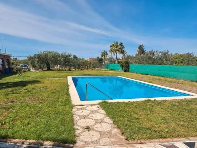 Chalet en venta en Utrera, Andalucía