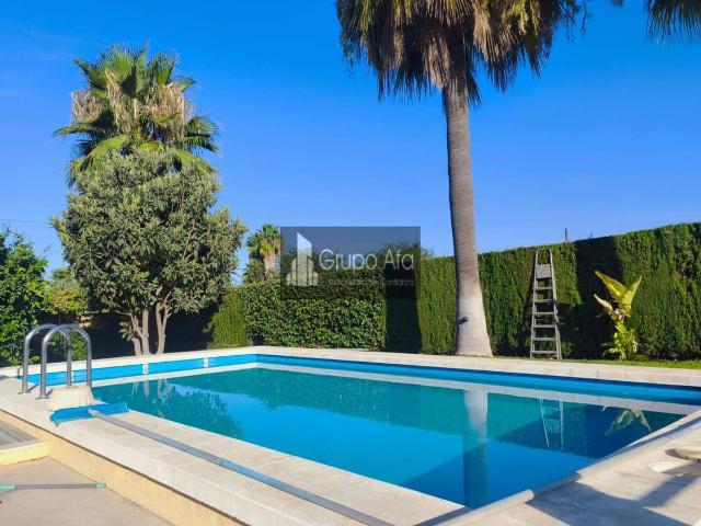 Chalet en venta en Alcalá De Guadaíra, Andalucía