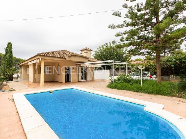 Chalet en venta en el Camp de Túria, Valencia