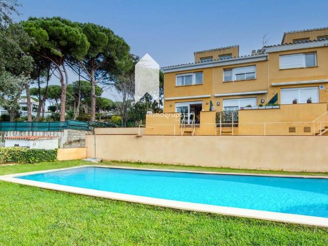 Villa en venta en Castell-platja D'aro