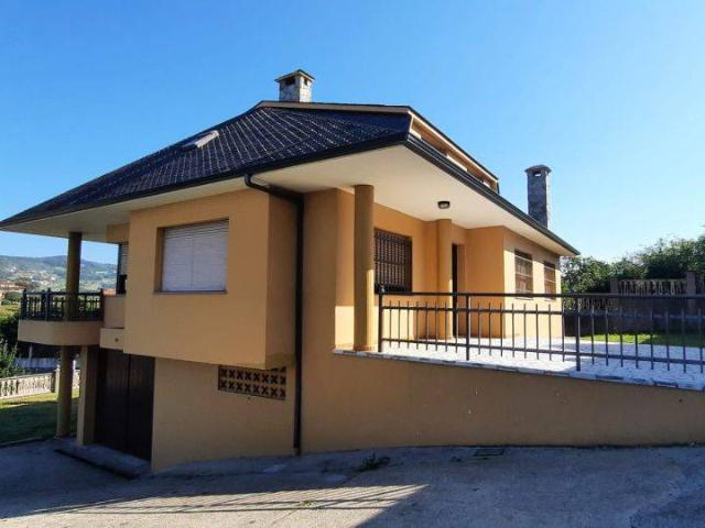 Chalet en venta en Arteixo, A Coruña