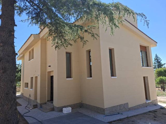 Chalet en venta en Lozoyuela-navas-sieteiglesias, Madrid
