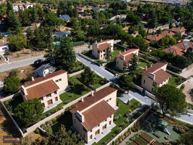 Chalet en venta en Lozoyuela-Navas-Sieteiglesias, Comunidad de Madrid