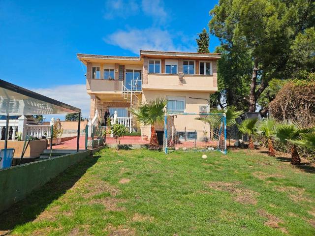 Villa en venta en Lucillos