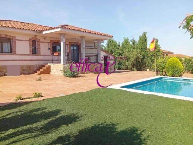 Chalet en venta en Lucillos, Castilla-La Mancha