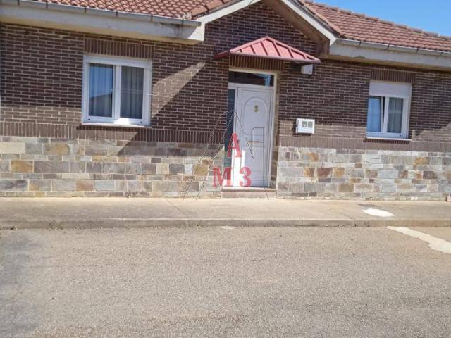 Chalet en venta en Luyego, Castilla y León