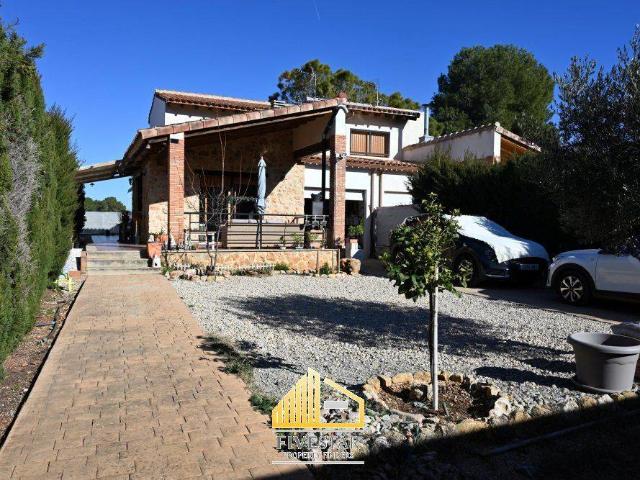Villa en venta en Macastre