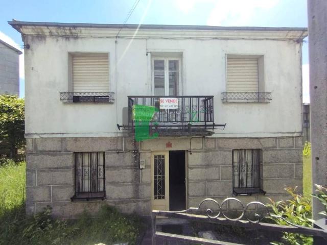 Villa en venta en Maceda