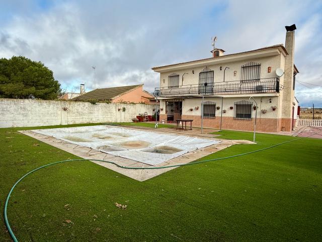 Villa en venta en Madridejos