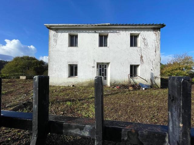 Chalet en venta en Oleiros, A Coruña