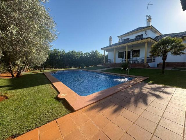 Chalet en venta en Mairena Del Alcor, Andalucía