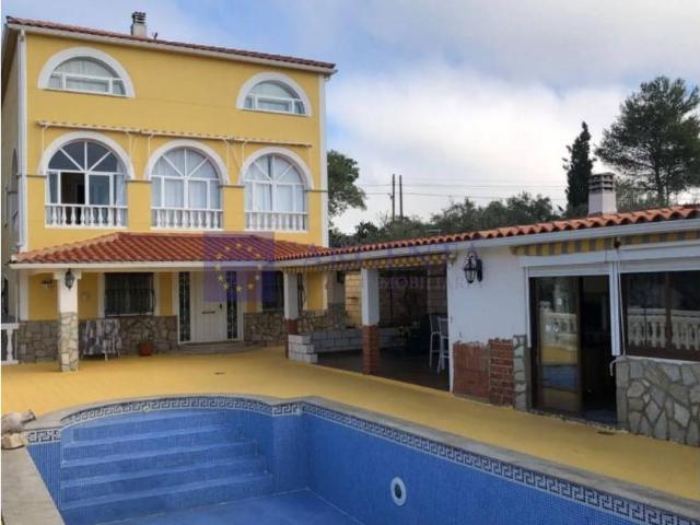 Chalet en venta en Malpartida De Cáceres, Extremadura