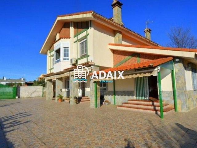 Chalet en venta en Malpartida De Cáceres, Extremadura