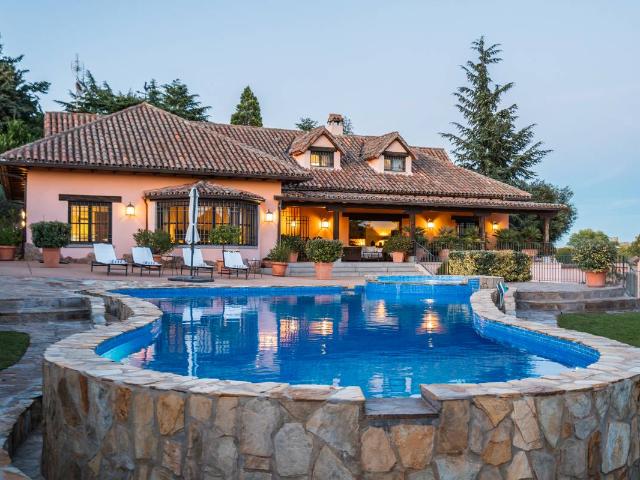 Chalet en venta en Manzanares El Real, Madrid