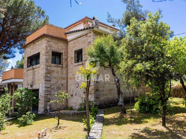 Chalet en venta en Manzanares El Real, Madrid