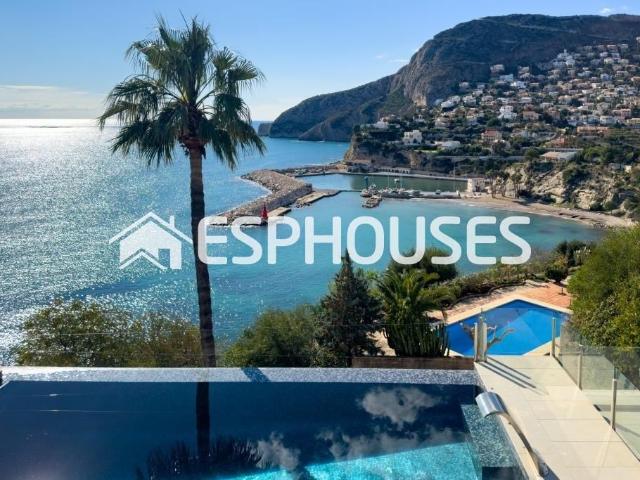 Villa en venta en La Nucia