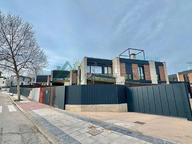 Chalet en venta en Rozas De Puerto Real, Madrid