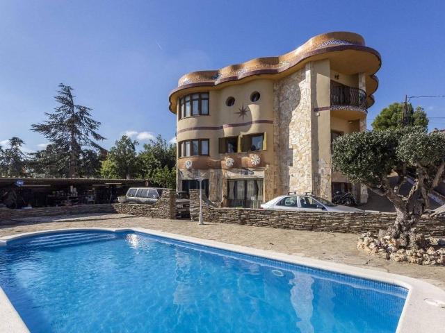 Villa en venta en Sant Boi De Llobregat, Barri Centre