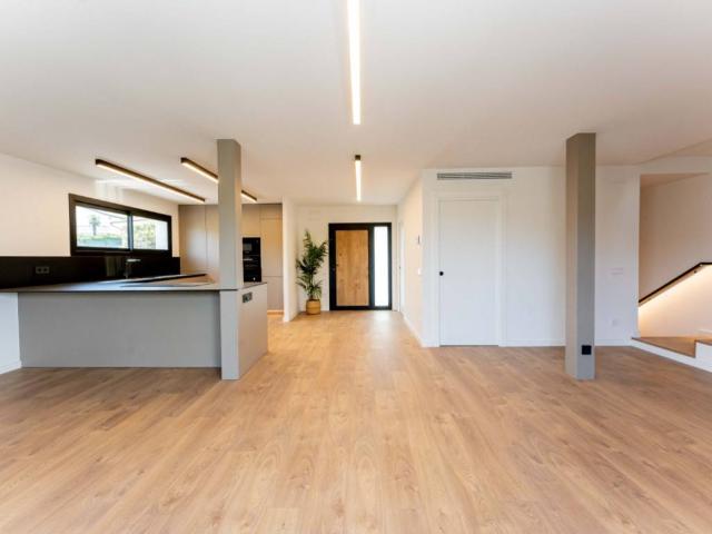 Villa en venta en Sant Boi De Llobregat, Barri Centre