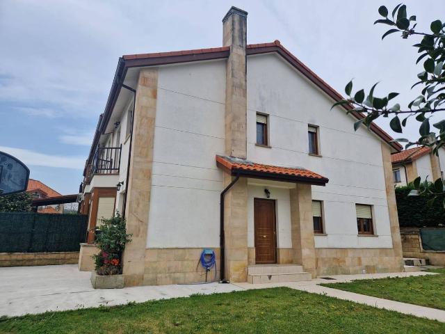 Chalet en venta en Reocín