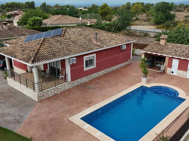 Chalet en venta en Marines, València / Valencia