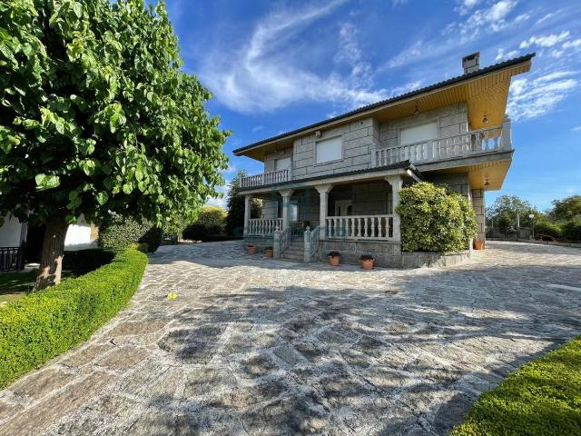 Chalet en venta en Centro, Ourense