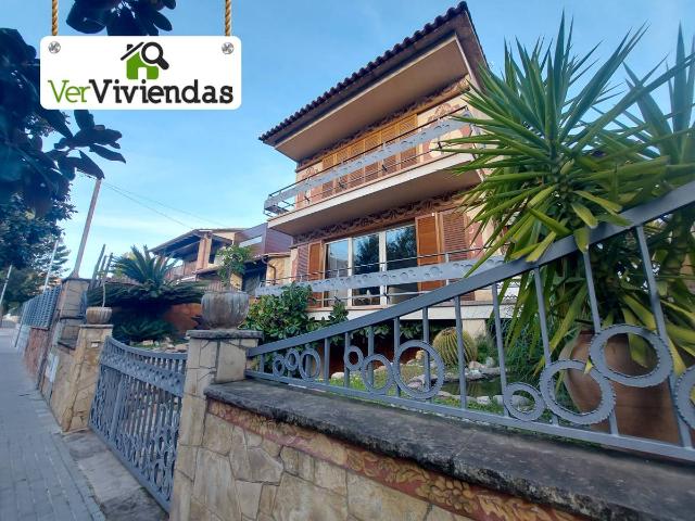 Chalet en venta en Martorell, Barcelona