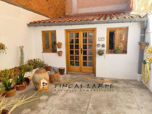 Villa en venta en Martorell