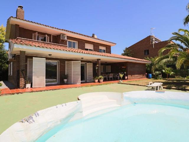 Villa en venta en Martorell