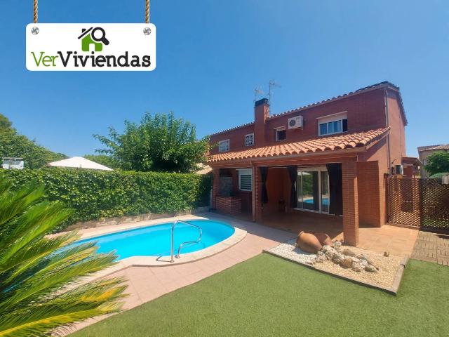 Villa en venta en Martorell