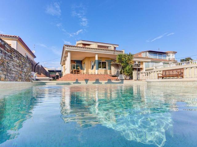 Villa en venta en Sant Pere De Ribes, El Palou