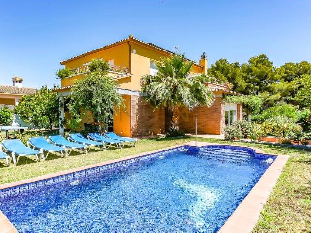 Chalet en venta en Cubelles, Barcelona