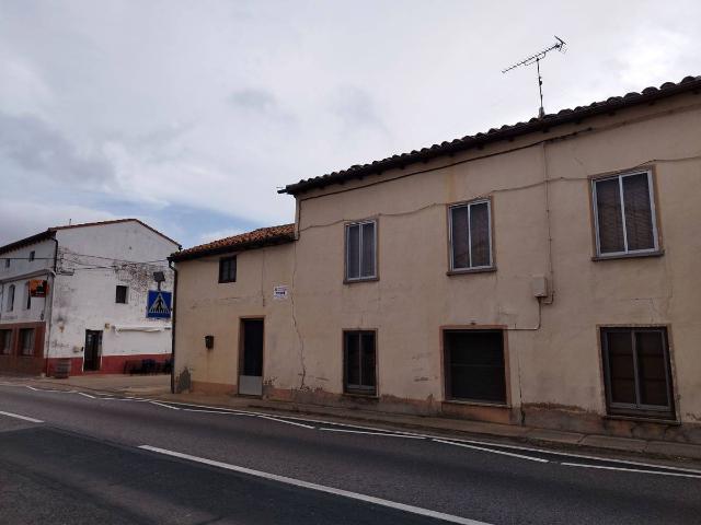 Villa en venta en Matalebreras