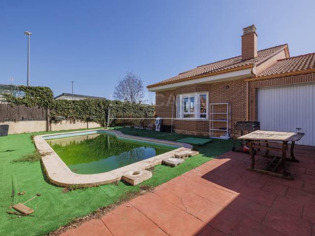 Chalet en venta en Meco, Madrid