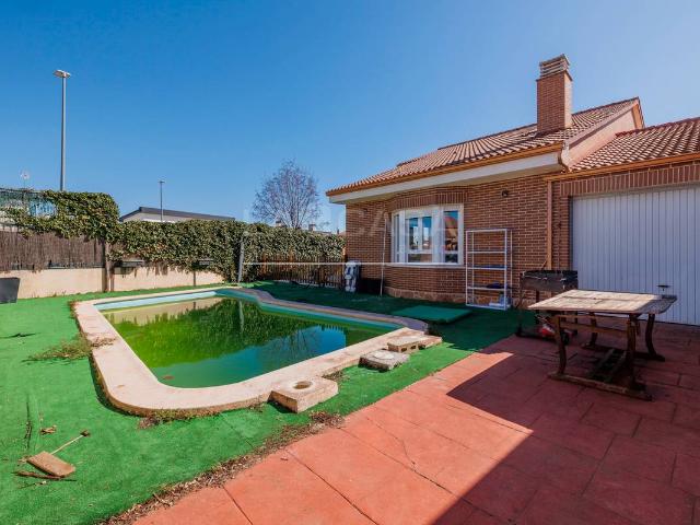 Chalet en venta en Meco, Madrid