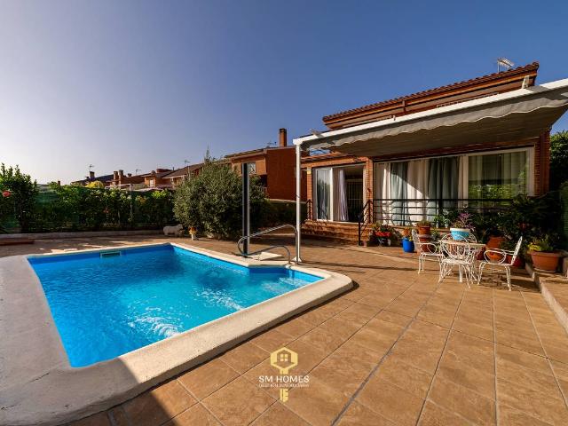 Chalet en venta en Meco, Madrid