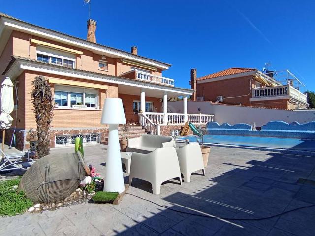 Chalet en venta en Meco, Madrid