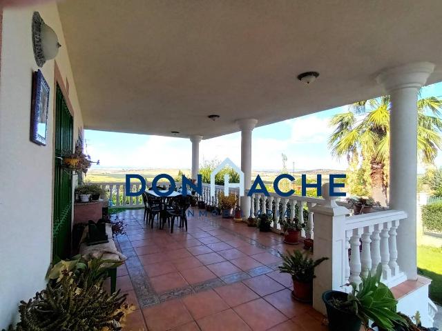 Chalet en venta en Medellín, Extremadura