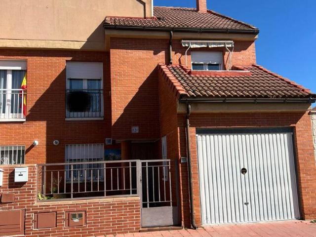 Chalet en venta en Medina Sur, Medina Del Campo