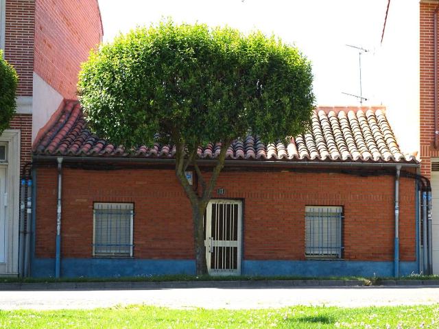 Villa en venta en Medina Del Campo, Medina Sur