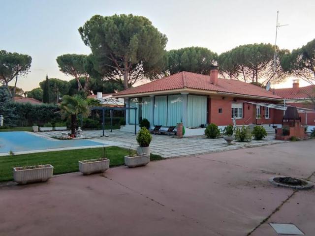 Chalet en venta en Medina Sur, Medina Del Campo