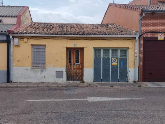 Villa en venta en Medina Del Campo, Medina Sur