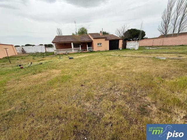 Chalet en venta en Medina Sur, Medina Del Campo