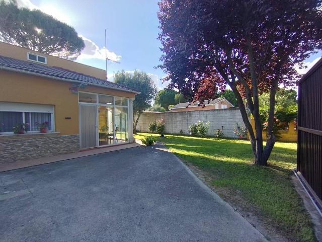 Chalet en venta en Medina Sur, Medina Del Campo