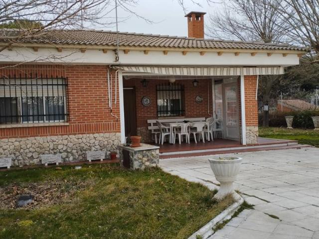 Chalet en venta en Medina Sur, Medina Del Campo