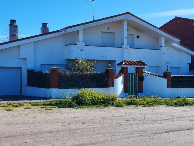 Villa en venta en Medina Del Campo, Medina Sur