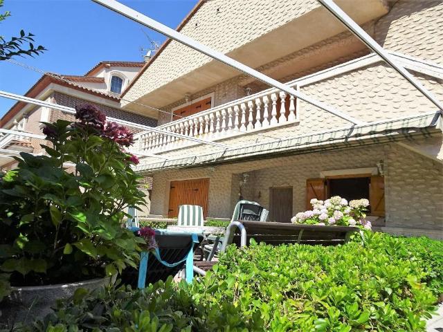 Villa en venta en Medina Del Campo, Medina Sur