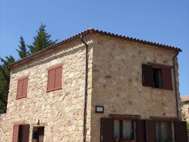 Chalet en venta en Medinaceli, Castilla y León