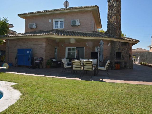 Chalet en venta en Mejorada Del Campo, Madrid